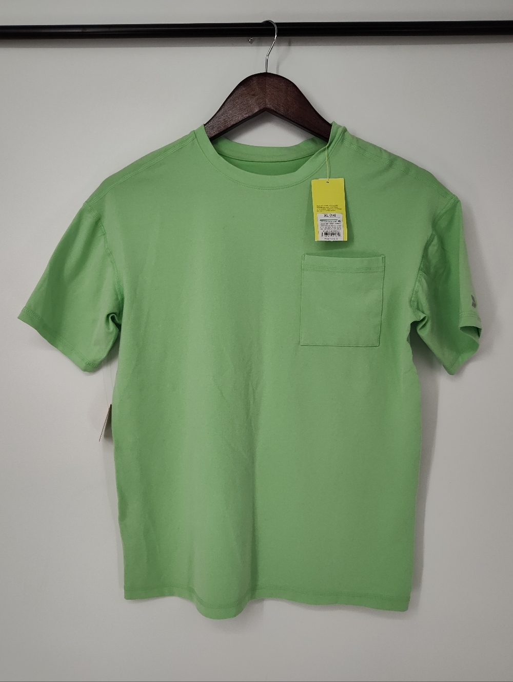 all in motion New With Tags Kids Short-Sleeve Pocket Tee in Light Green Size XL